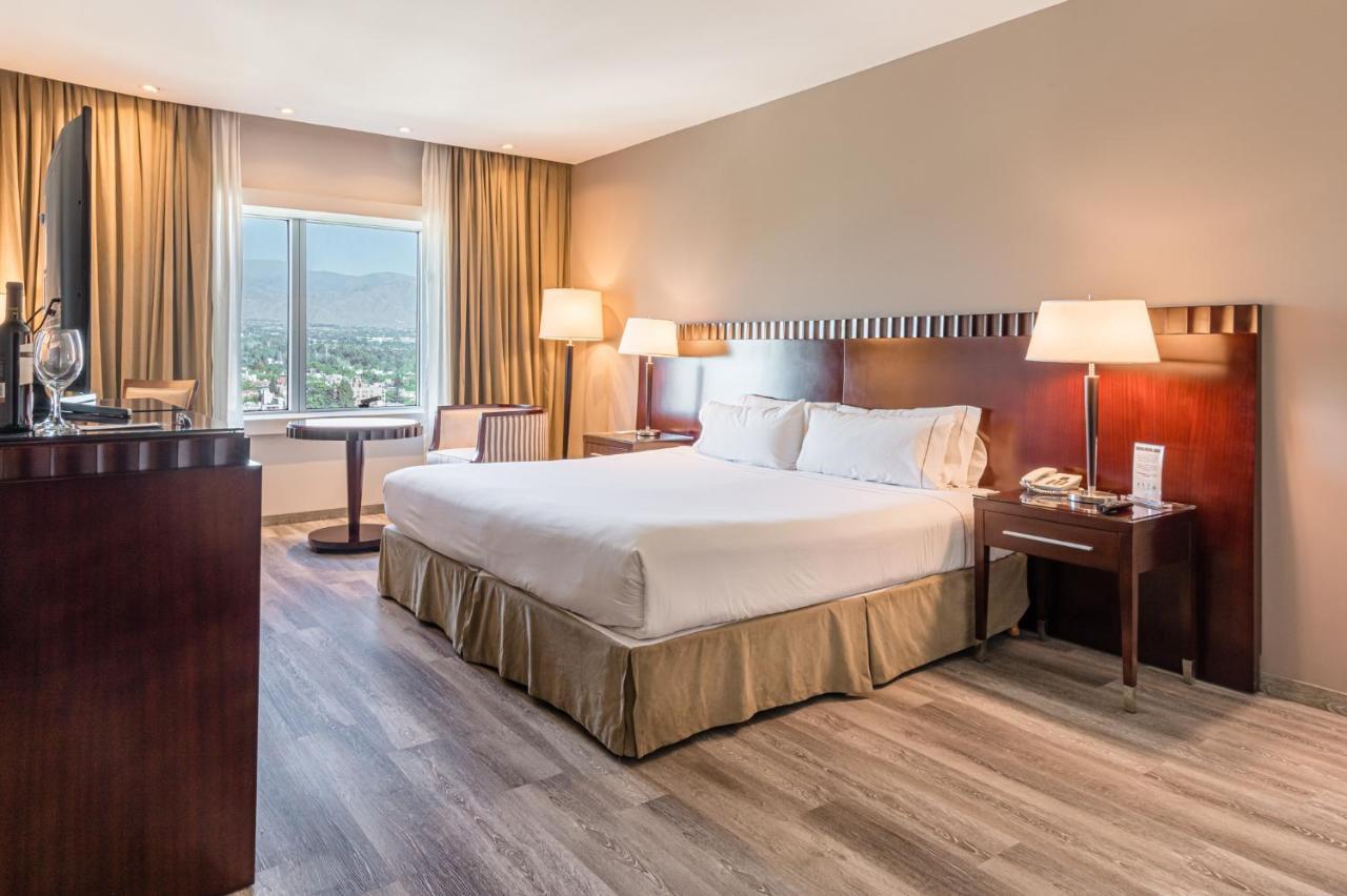 Diplomatichotel Mendoza Zewnętrze zdjęcie A room at the Hilton Garden Inn in San Francisco