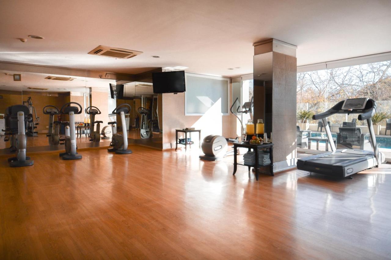 Diplomatichotel Mendoza Zewnętrze zdjęcie The gym at the hotel